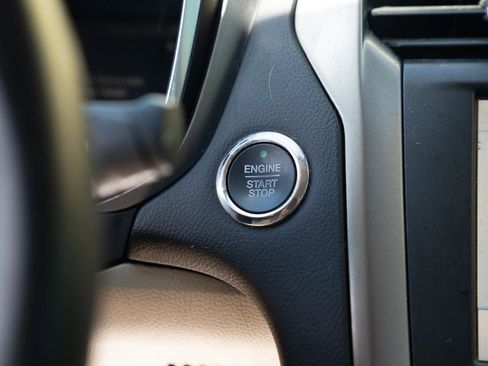 Used 2020 Ford Fusion SEL FWD image 30