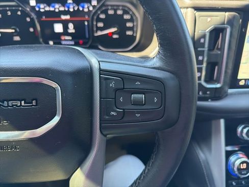 Used 2021 GMC Yukon XL Denali AWD/4WD image 31