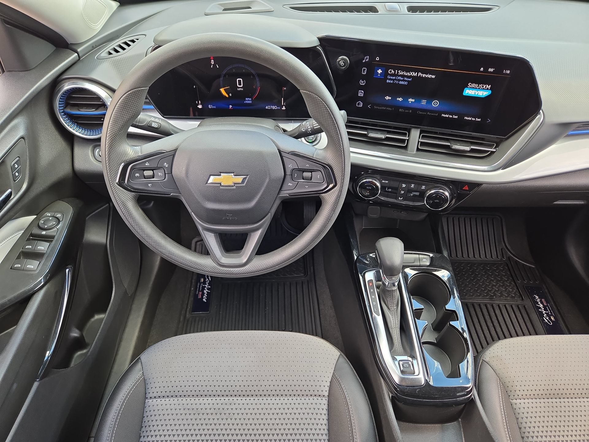 Used 2025 Chevrolet Trax LT FWD image 14