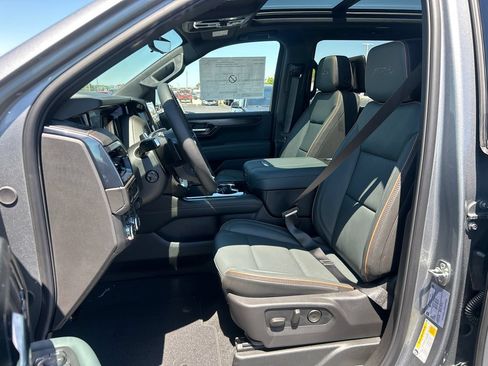 New 2026 GMC Yukon Denali Ultimate AWD/4WD image 17