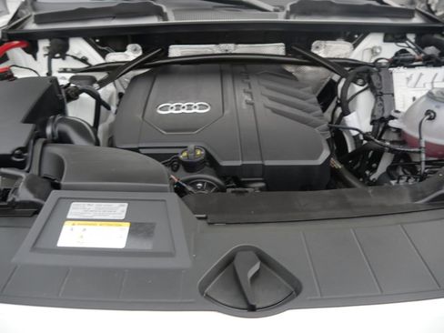 Certified 2023 Audi Q5 2.0T Premium w/ Convenience Package image 11