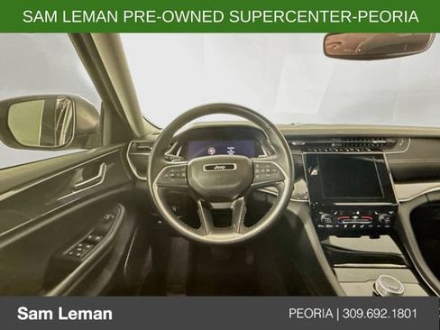 Used 2022 Jeep Grand Cherokee L Laredo w/ Luxury Tech Group I AWD/4WD image 11