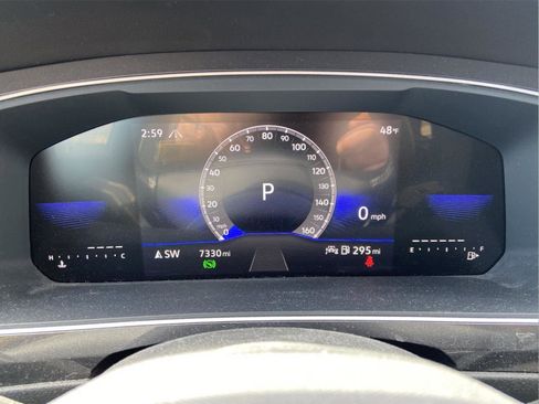 Used 2023 Volkswagen Tiguan SE AWD/4WD image 9