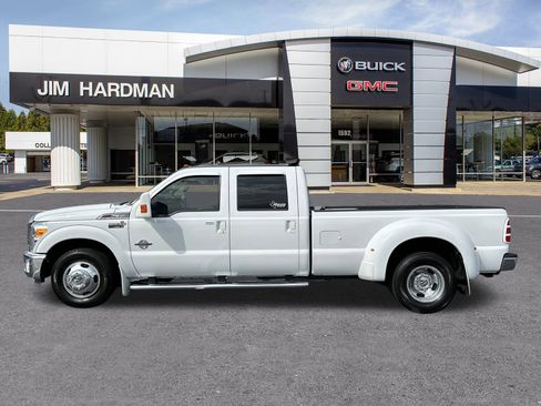 Used 2016 Ford F350 Lariat w/ Lariat Interior Package image 4