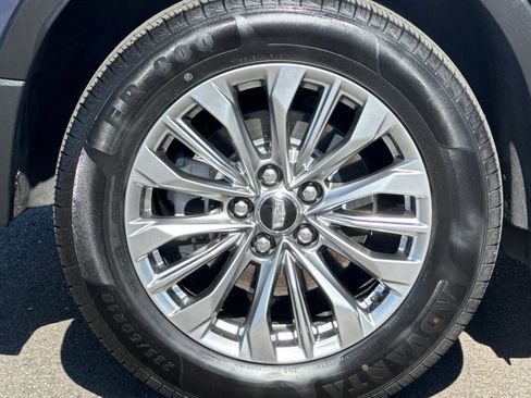 Used 2025 Cadillac XT4 Premium Luxury FWD image 42