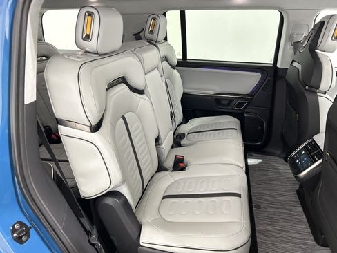 Used 2024 Rivian R1S Adventure AWD/4WD image 23