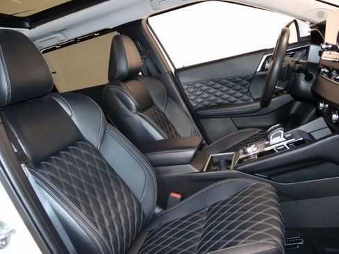 Used 2023 Mitsubishi Outlander SEL image 62