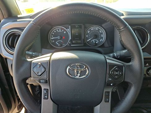 Certified 2020 Toyota Tacoma TRD Off-Road image 21