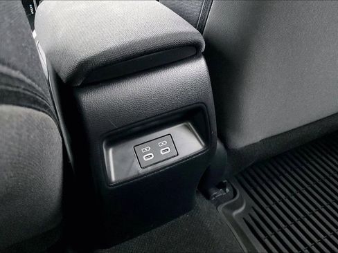 Used 2025 Toyota Corolla LE FWD image 32