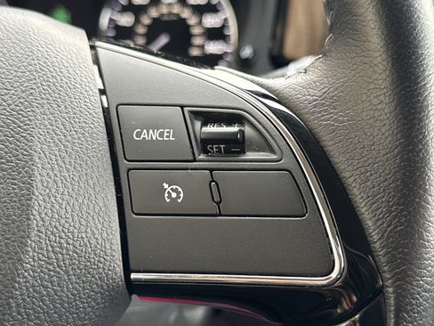 Used 2018 Mitsubishi Outlander SE image 19