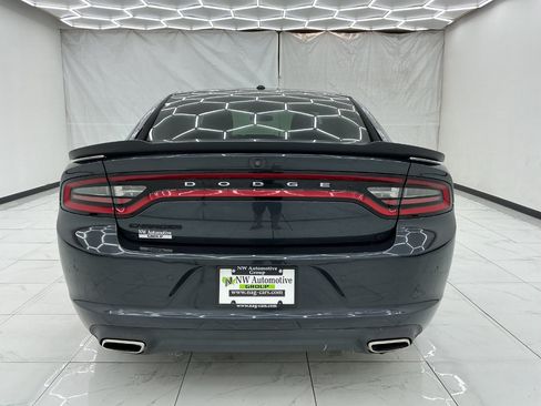 Used 2019 Dodge Charger SXT w/ Blacktop Package RWD image 10