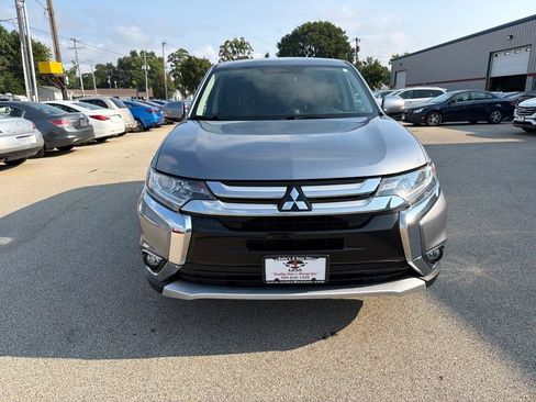 Used 2016 Mitsubishi Outlander SE AWD/4WD image 3