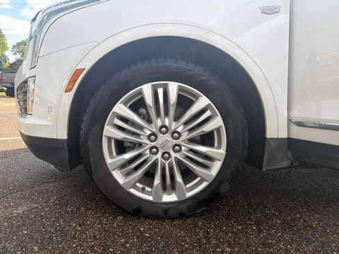 Used 2018 Cadillac XT5 Premium Luxury w/ Driver Assist Package AWD/4WD image 24