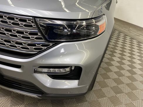 Used 2023 Ford Explorer Limited image 3