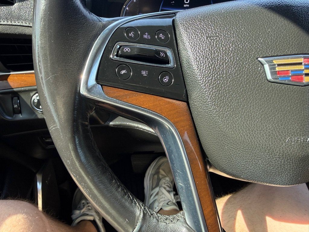 Used 2020 Cadillac Escalade Premium Luxury RWD image 34