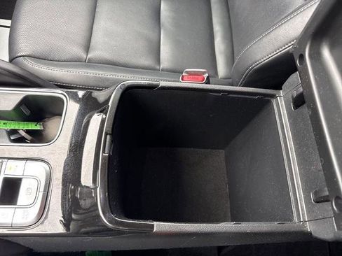 Used 2025 Kia Telluride S FWD image 32