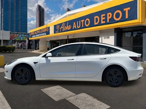 Used 2023 Tesla Model 3 Standard Range RWD image 2