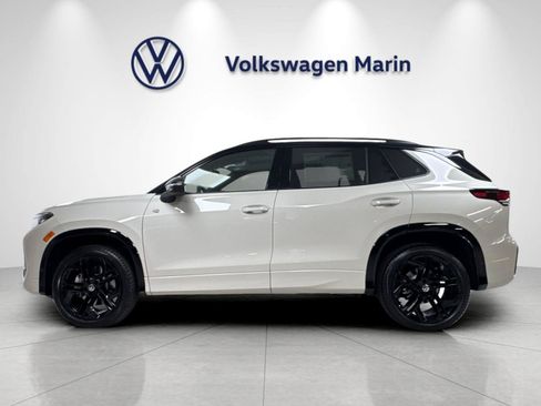 New 2026 Volkswagen Tiguan SE R-Line AWD/4WD image 2