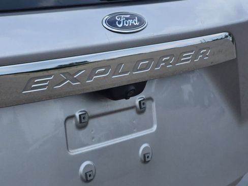 Used 2020 Ford Explorer XLT w/ Equipment Group 202A AWD/4WD image 13