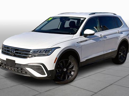 Used 2024 Volkswagen Tiguan Wolfsburg Edition image 4