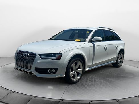 Used 2015 Audi A4 Premium Plus w/ Technology Package AWD/4WD image 3