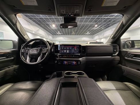 Used 2025 GMC Sierra 1500 SLT AWD/4WD image 16