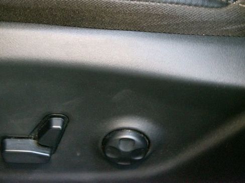 Used 2020 Jeep Cherokee Limited AWD/4WD image 19