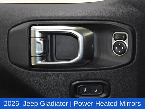 Used 2025 Jeep Gladiator Sport image 21