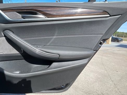 Used 2022 BMW M550i xDrive M550i xDrive image 39