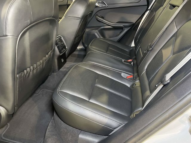 Certified 2023 Porsche Macan S AWD/4WD image 19