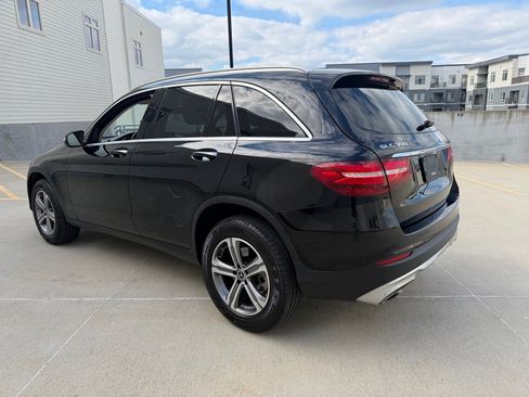Used 2019 Mercedes-Benz GLC 300 4MATIC image 5