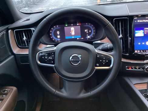 Certified 2023 Volvo XC60 B5 Plus w/ Protection Package Premier image 18