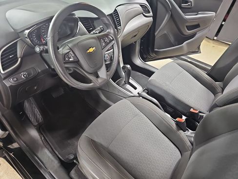 Used 2020 Chevrolet Trax LS w/ Tint and Cruise Package FWD image 19