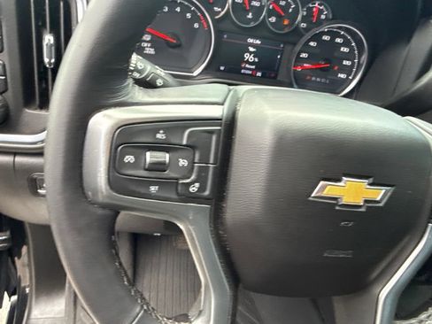 Used 2022 Chevrolet Silverado 1500 LT AWD/4WD image 22