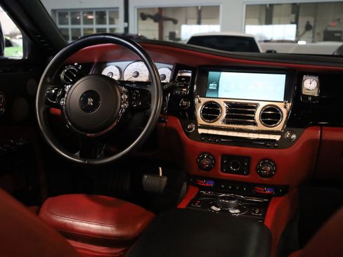 Used 2017 Rolls-Royce Ghost image 34