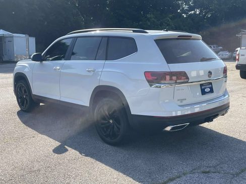 Used 2022 Volkswagen Atlas SE w/ Black Wheel Package AWD/4WD image 9