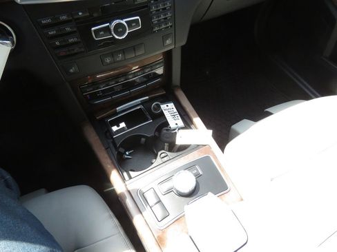 Used 2013 Mercedes-Benz E 350 4MATIC Sedan image 23