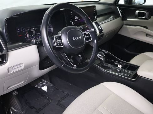 Used 2022 Kia Sorento S FWD image 18