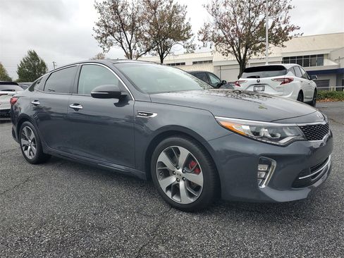 Used 2018 Kia Optima SX image 3