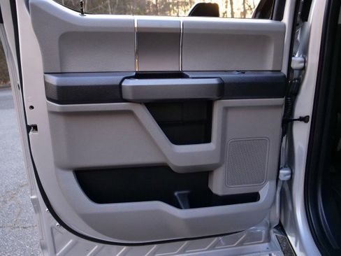 Used 2019 Ford F350 XLT w/ XLT Premium Package image 29