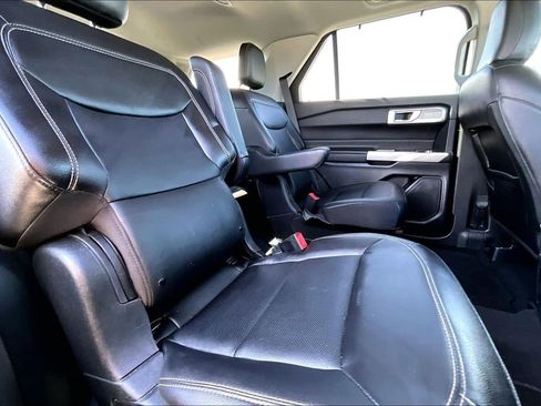 Used 2023 Ford Explorer Limited w/ Equipment Group 301A AWD/4WD image 25
