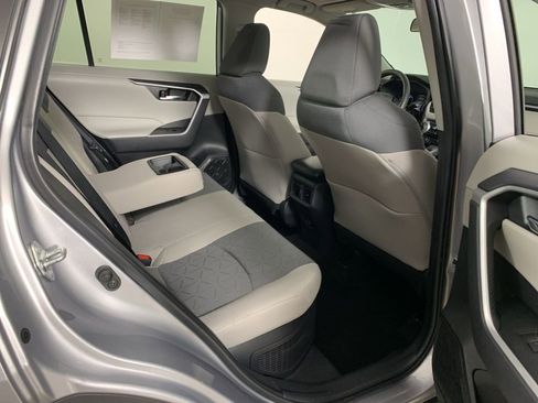 Used 2022 Toyota RAV4 XLE w/ Convenience Package image 34