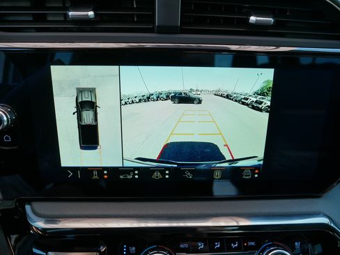 Used 2024 GMC Sierra 3500 AT4 w/ Technology Package AWD/4WD image 27