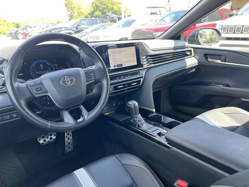 Used 2025 Toyota Camry SE FWD image 26