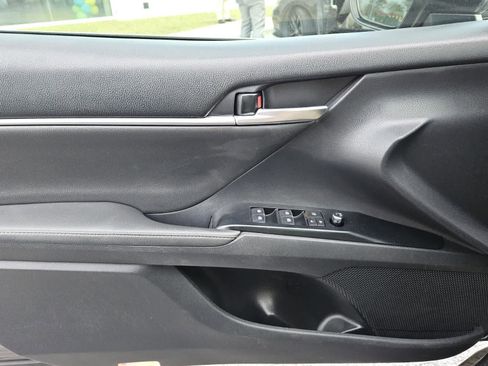 Used 2019 Toyota Camry XSE FWD image 16