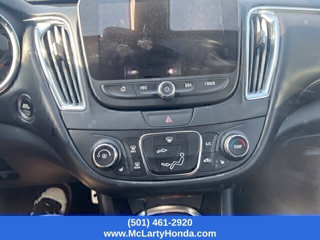 Used 2017 Chevrolet Malibu LT w/ Leather Package FWD image 6