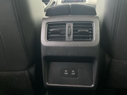 Used 2025 Nissan Rogue SV FWD image 14