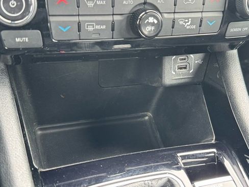 Used 2024 Jeep Compass Limited image 11