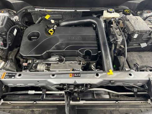 Used 2024 Chevrolet Equinox LS w/ LS Convenience Package image 22