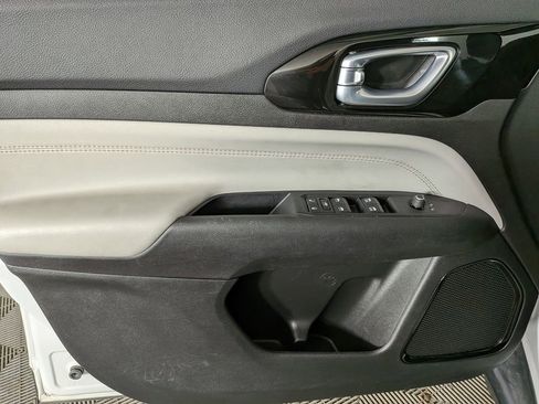 Certified 2024 Jeep Compass Limited image 16